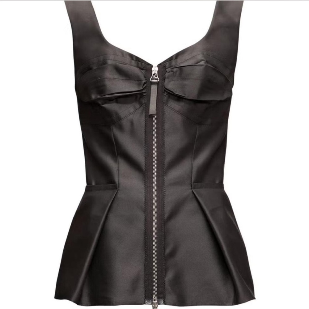 Chic Black Sleeveless Marni Top